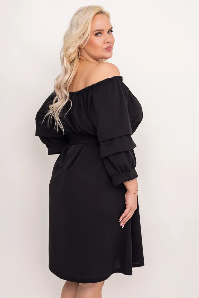 Czarna Sukienka z paskiem VOUGI