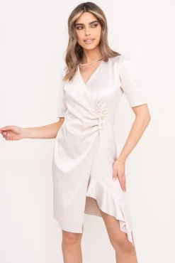 Jasnobeżowa Sukienka z falbaną TEGIA